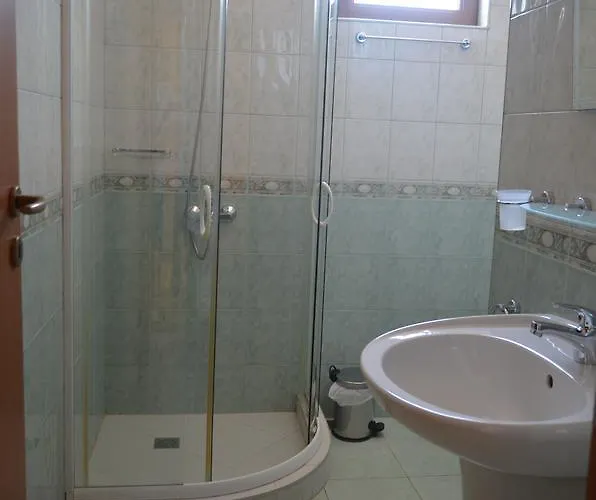 Opal בית הארחה